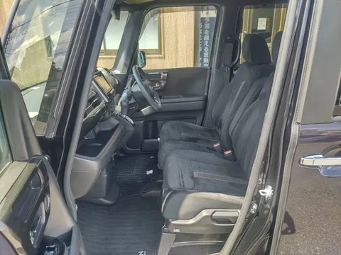 Honda N-BOX Custom