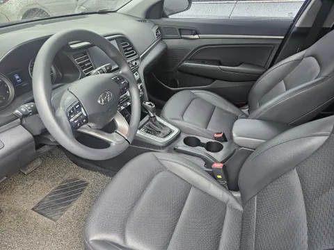 Hyundai Elantra (Avante)