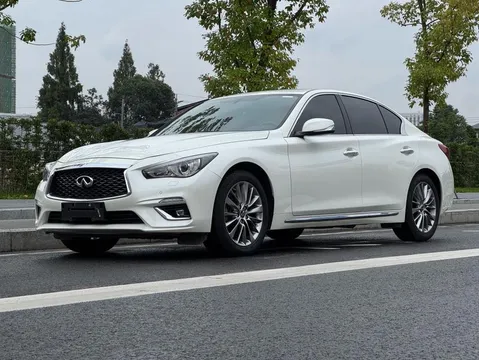Infiniti Q50L
