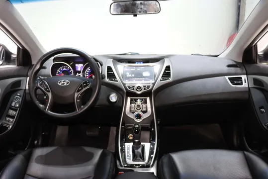 Hyundai Elantra (Avante)