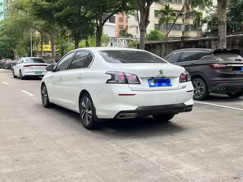 Peugeot 408