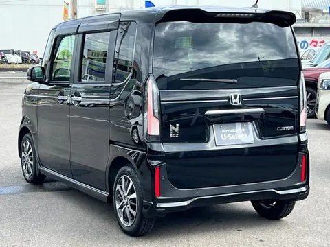 Honda N-BOX Custom