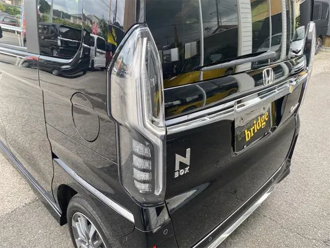 Honda N-BOX Custom