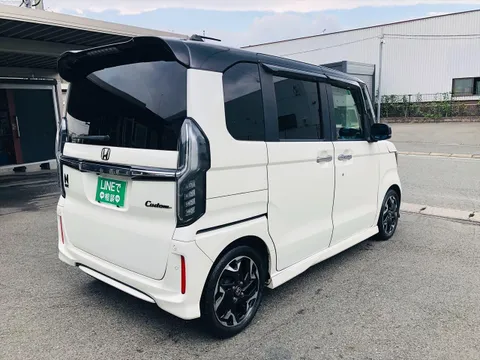 Honda N-BOX Custom