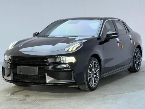 Lynk & Co 03