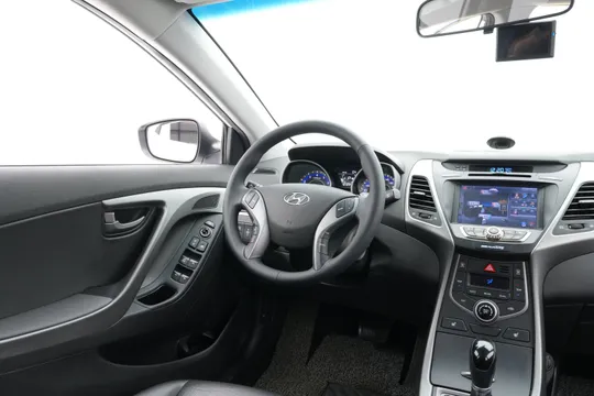 Hyundai Elantra (Avante)