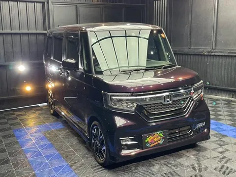 Honda N-BOX Custom