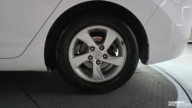 Hyundai Elantra (Avante)