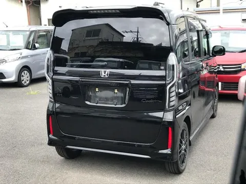 Honda N-BOX Custom