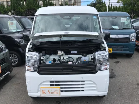 Nissan Clipper Van