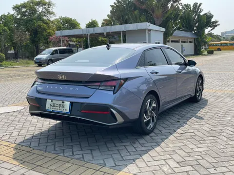 Hyundai Elantra (Avante)