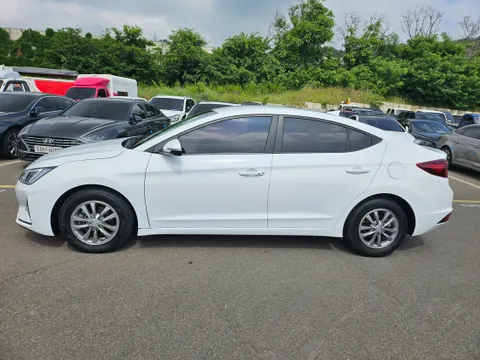 Hyundai Elantra (Avante)