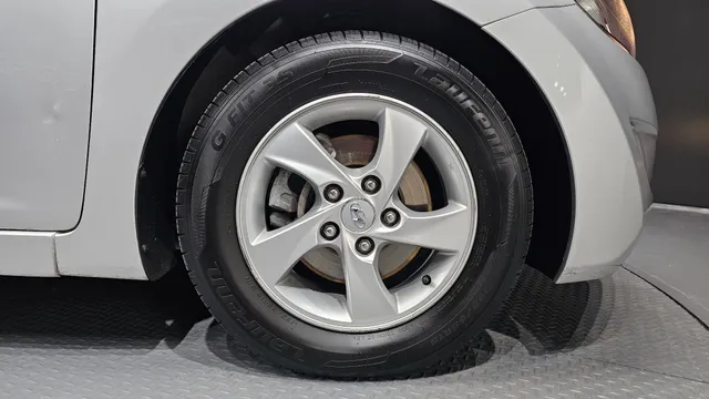 Hyundai Elantra (Avante)