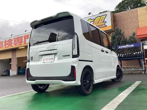 Honda N-BOX Custom