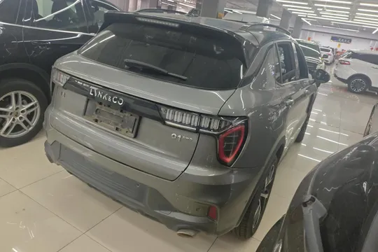 Lynk & Co 01