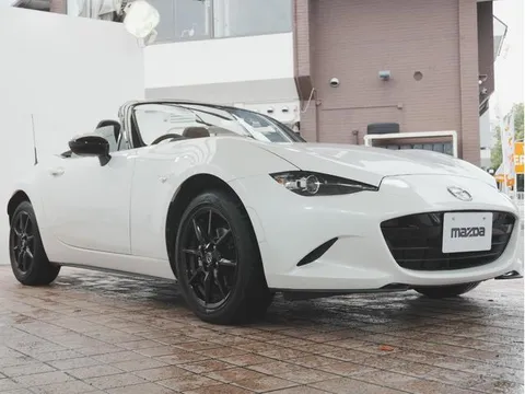 Mazda MX-5 (Roadster)