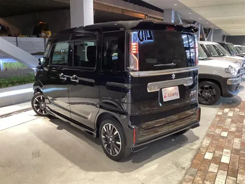 Suzuki Spacia Custom