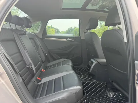 Volkswagen Sagitar