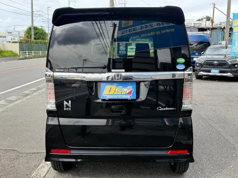 Honda N-BOX Custom