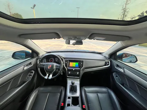 Roewe RX5