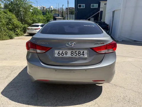Hyundai Elantra (Avante)