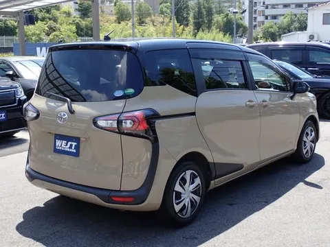 Toyota Sienta