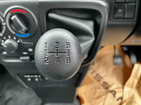 Nissan Clipper Van