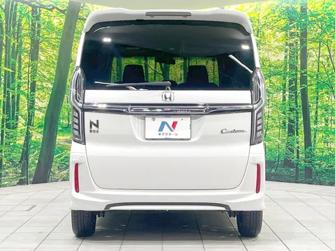 Honda N-BOX Custom
