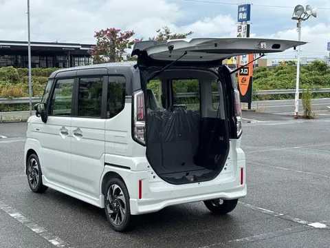 Suzuki Spacia Custom