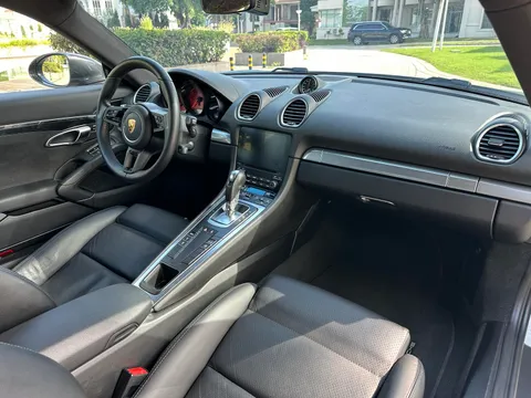 Porsche 718