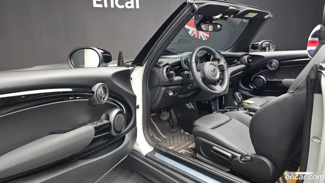MINI Cooper Convertible