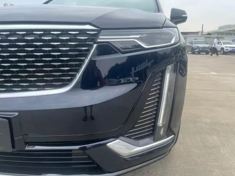 Cadillac XT6