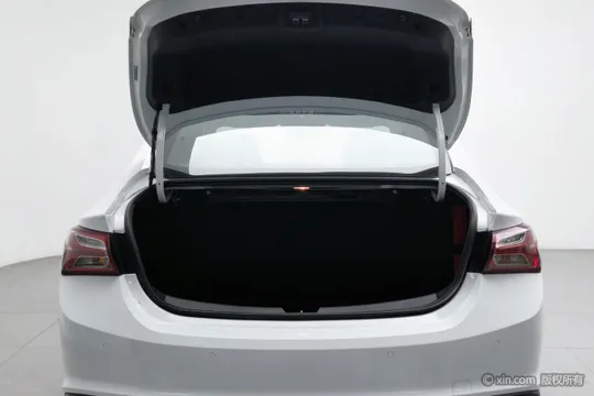 Chevrolet Malibu XL