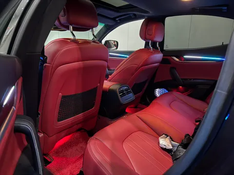 Maserati Ghibli