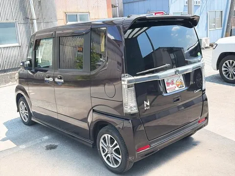 Honda N-BOX Custom