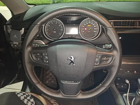 Peugeot 408
