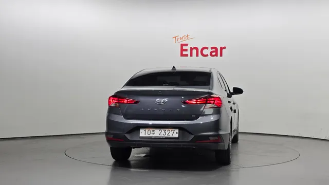 Hyundai Elantra (Avante)