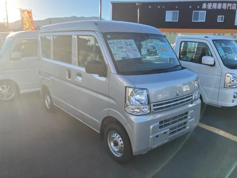 Mitsubishi Minicab Van