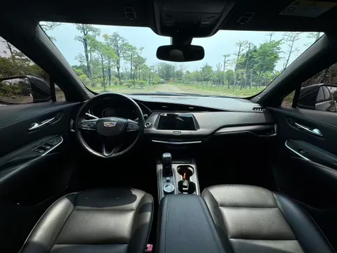Cadillac XT4