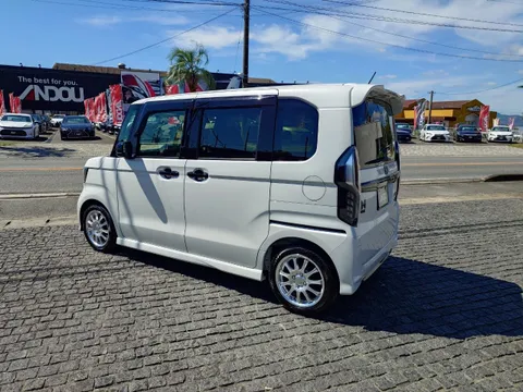 Honda N-BOX Custom
