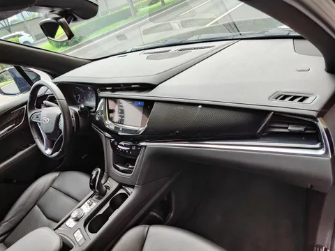 Cadillac XT6