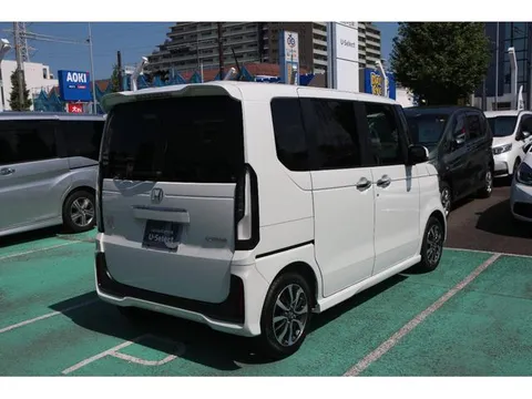 Honda N-BOX Custom