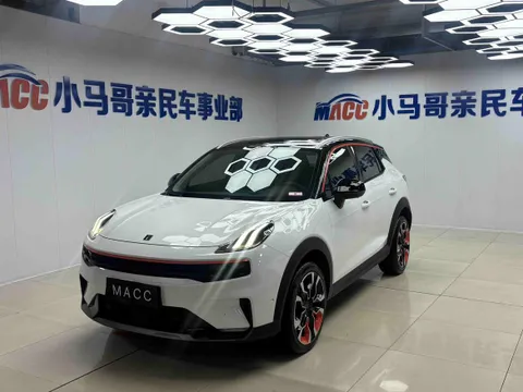 Lynk & Co 06