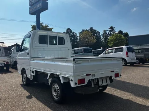 Mazda Scrum Truck