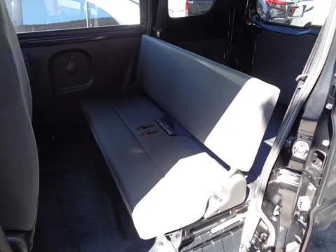 Nissan Clipper Van