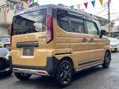 Suzuki Spacia Gear