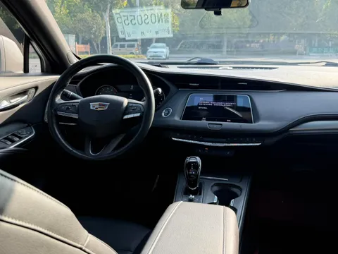 Cadillac XT4