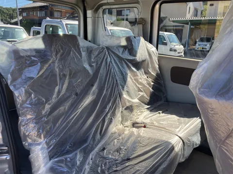 Nissan Clipper Van