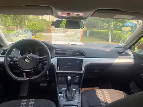 Volkswagen Lamando