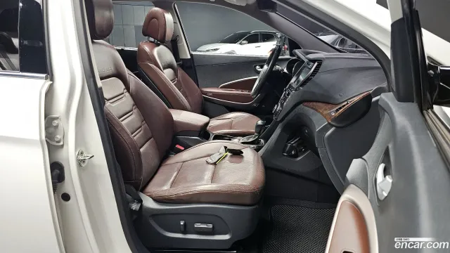 Hyundai Grand Santa Fe (Maxcruz)